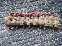Gevolgen van slecht contact: Gaat beetje vonken, wordt warm, isolatie smelt, geleidend materiaal wordt hard, contact wordt nog slechter, en bij verder smeltende isolatie ook kans op kortsluiting